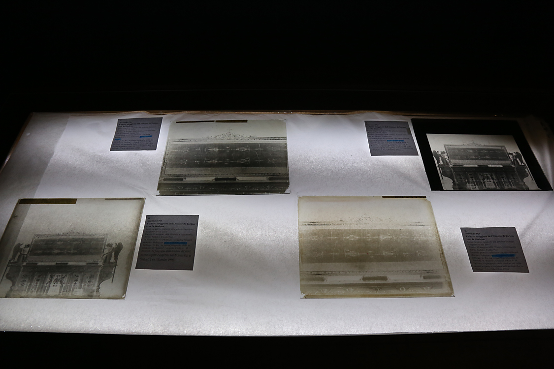 Restauri Santo Sudario - Lastre Fotografiche Secondo Pia_003.jpg